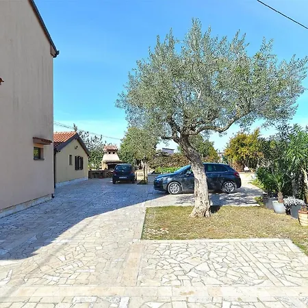 Fuer 4 Personen Ca 65 Qm In Rovinj, Istrien Istrische Riviera Apartment *